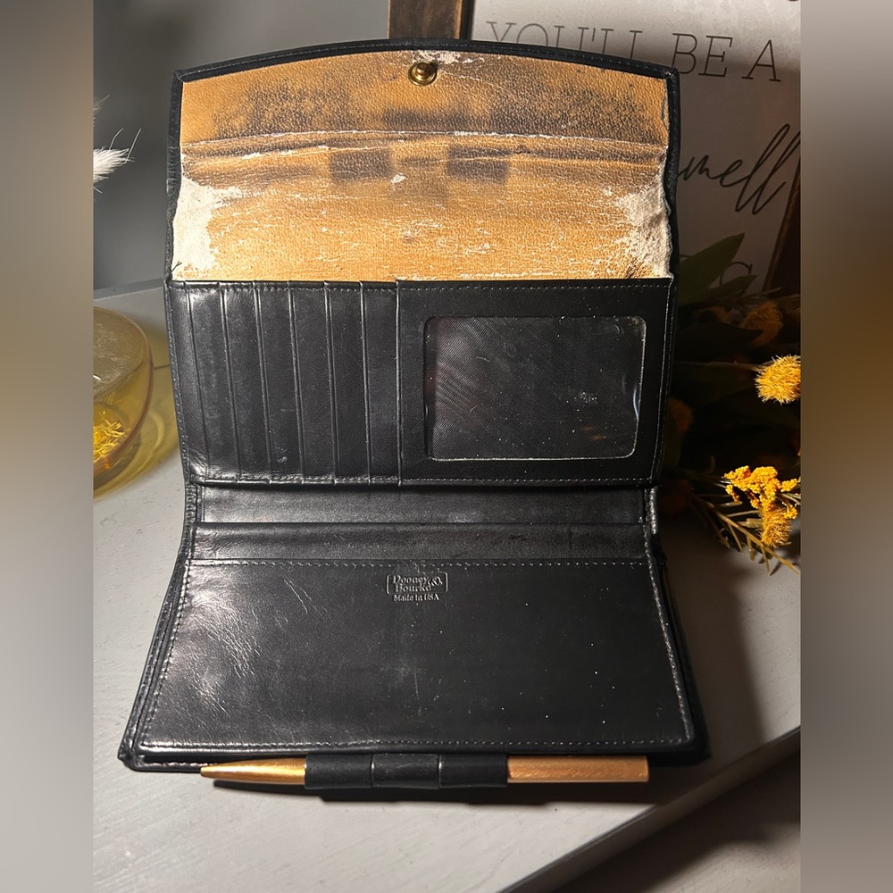 Vintage Dooney & Bourke polished Black Leather wallet/checkbook organizer - Picture 5 of 13